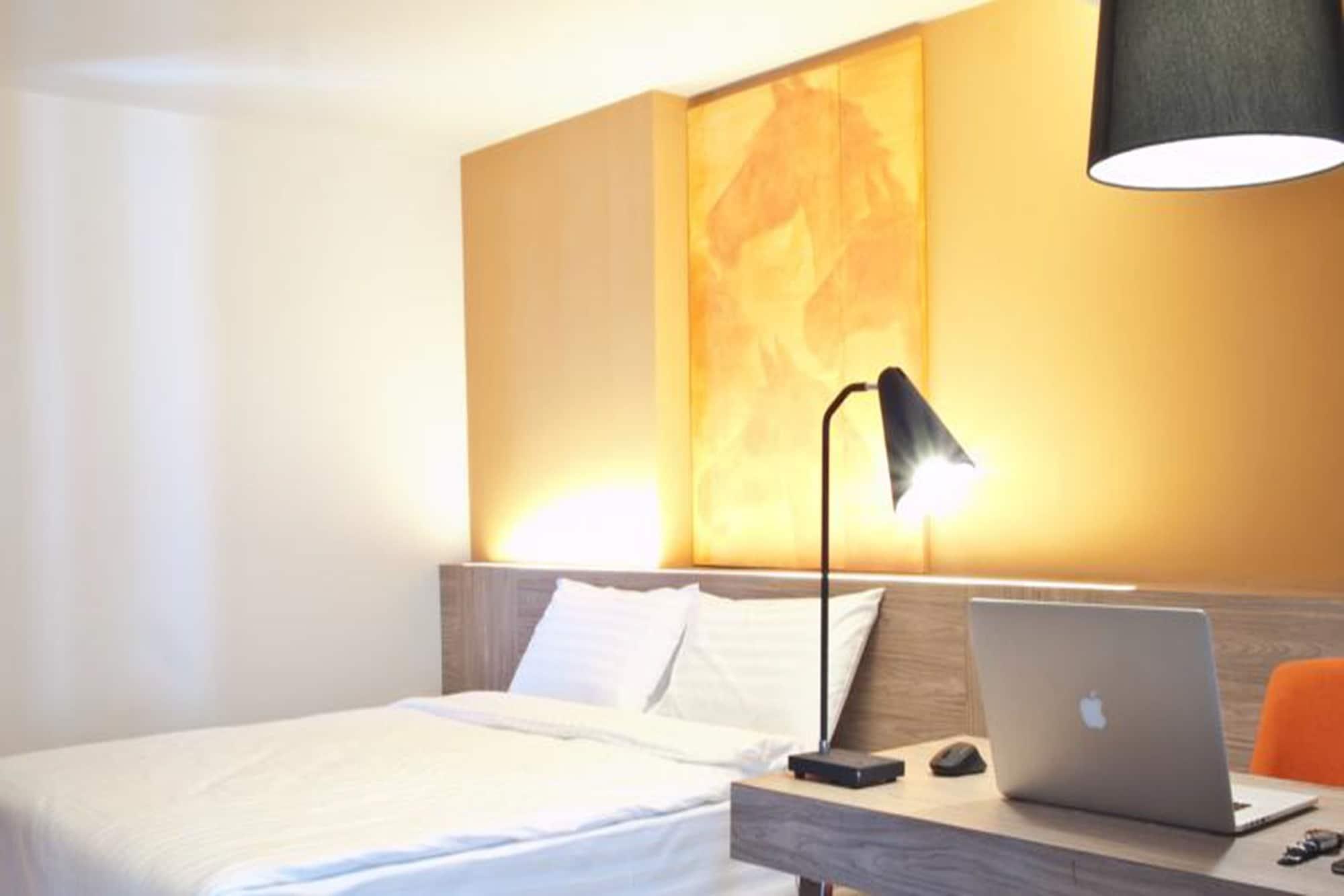 Abizz Hotel Lampang Airport Екстер'єр фото