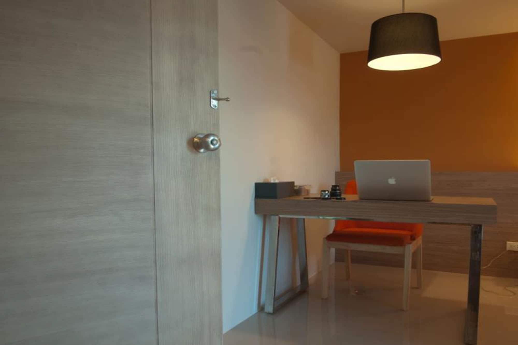 Abizz Hotel Lampang Airport Екстер'єр фото