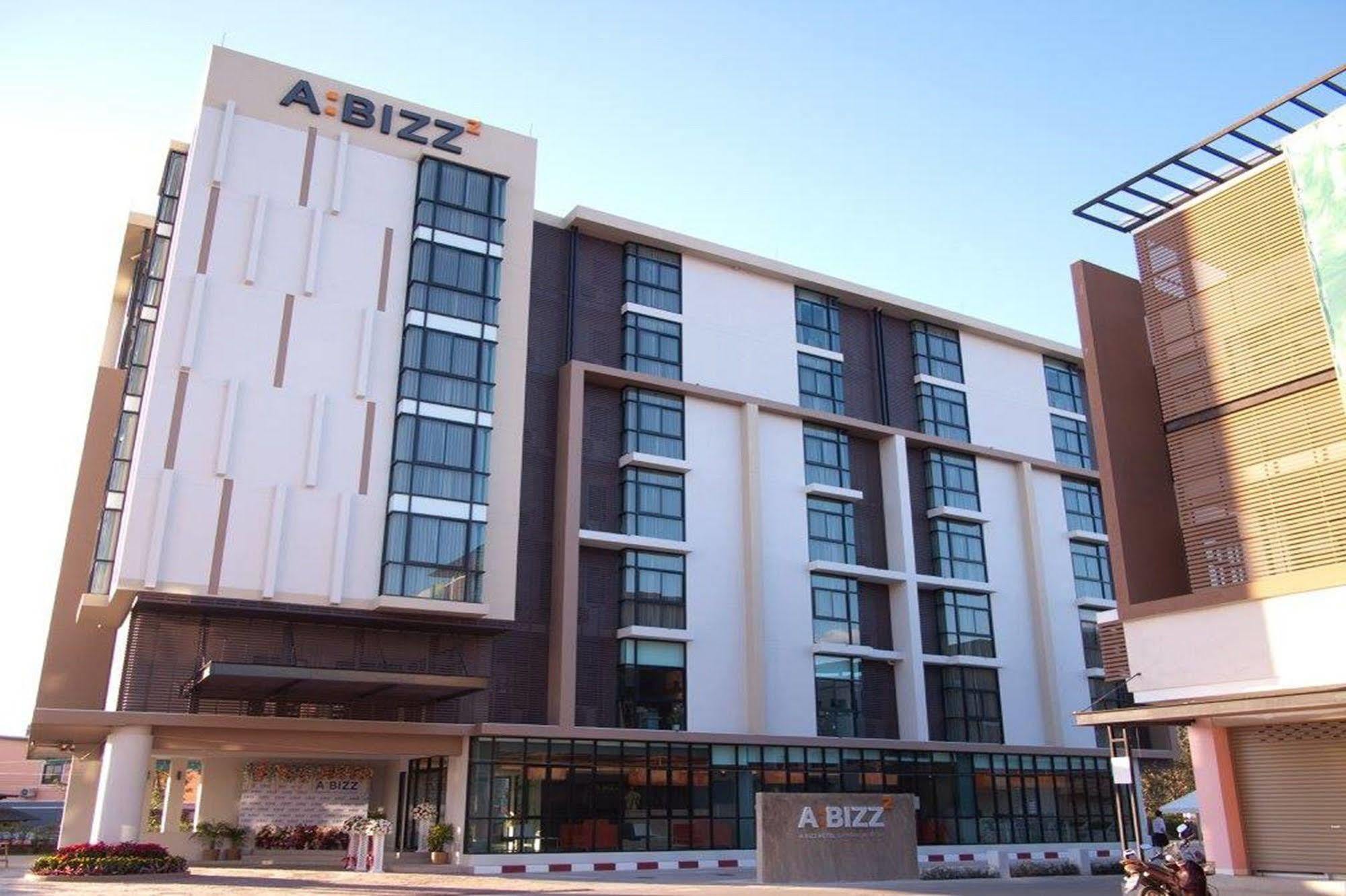 Abizz Hotel Lampang Airport Екстер'єр фото