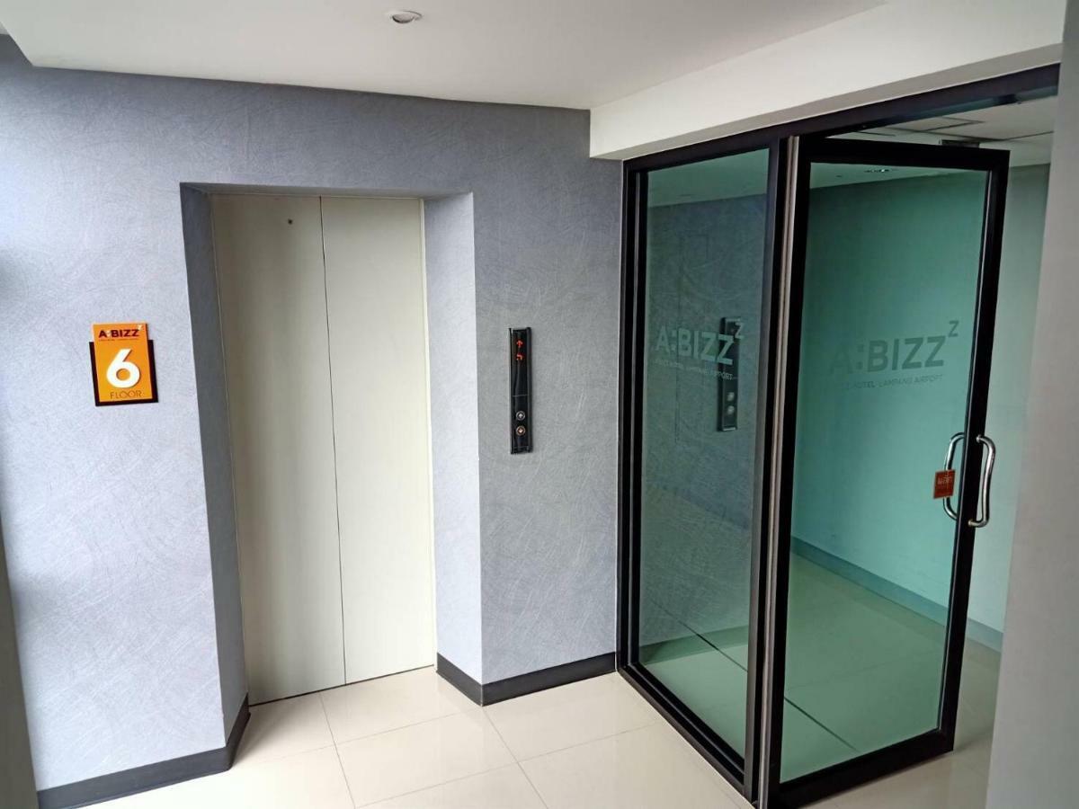 Abizz Hotel Lampang Airport Екстер'єр фото