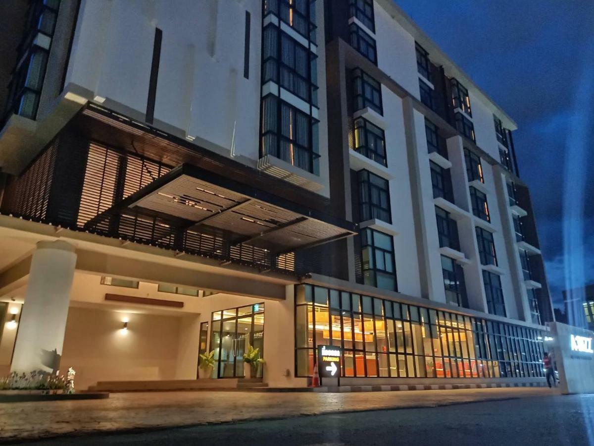 Abizz Hotel Lampang Airport Екстер'єр фото